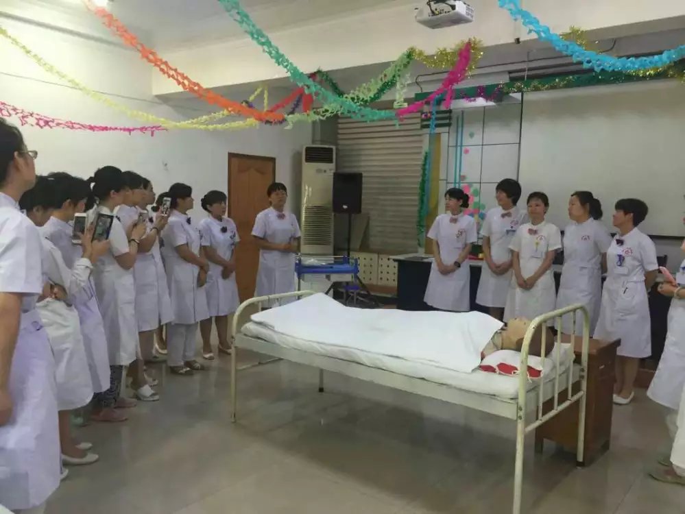 西安北车医院举行导尿技术操作培训